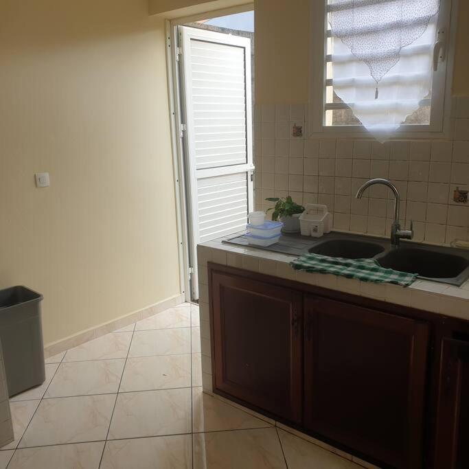 Appartement Location saisonnière semaine et/ou week-end à La Plaine-des-Palmistes Extérieur photo